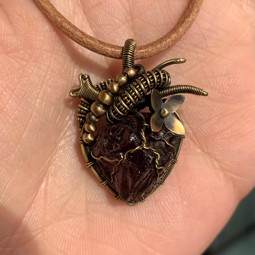 Amethyst Pendant: Embrace Tranquility, Inspiration, and Eternal Love