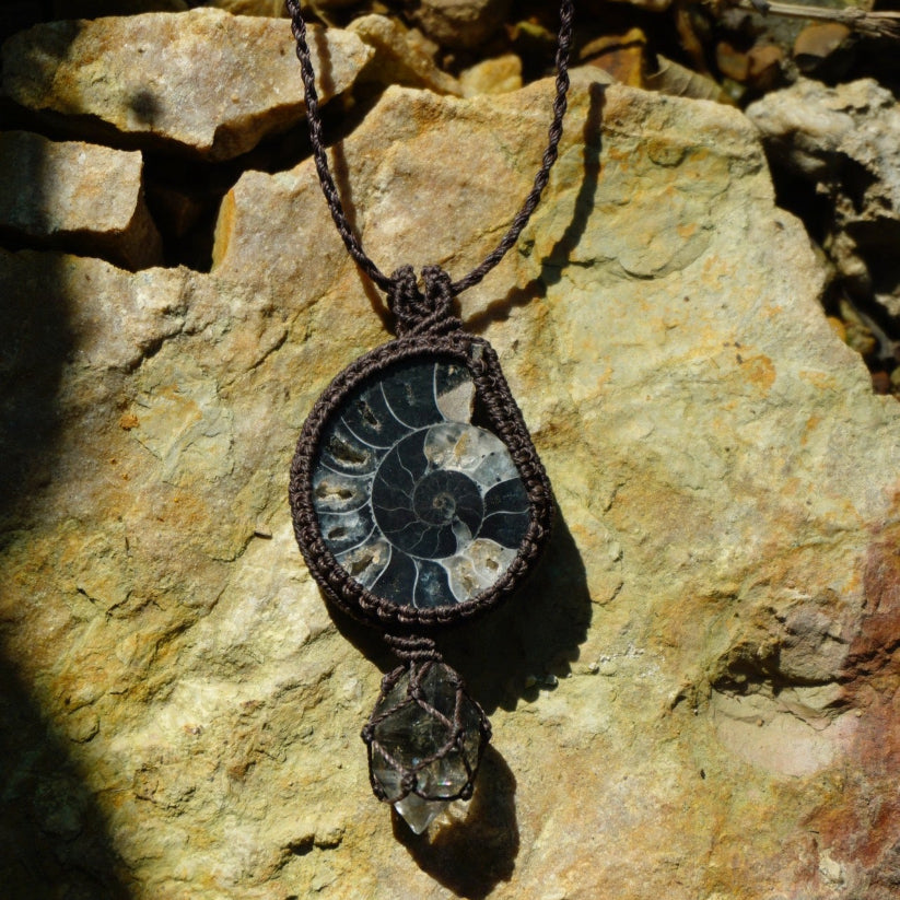 Macrame Ammonite｜Shining Pendant Handmade Braided Rope