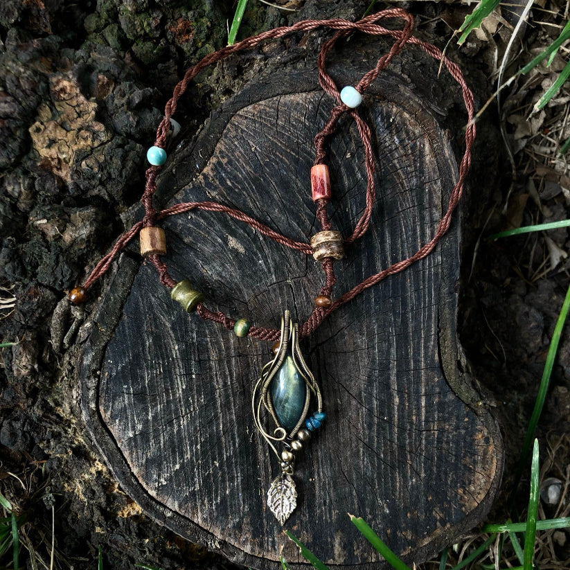Ocean Forest Series Handmade Metal Wrap Labradorite Necklace macrame